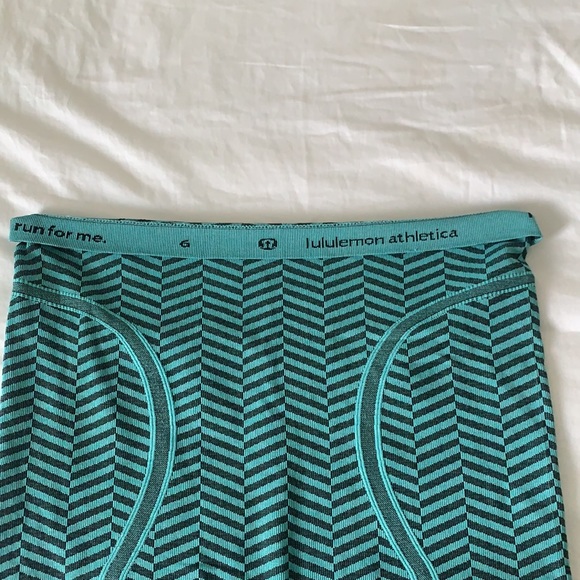 Lululemon Athletica Tops , Chevron Teal Swiftly Tech Racerback - Picture 5 of 5